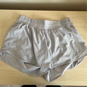 Lululemon Hotty Hot Short II 4 inch Size 6 Serene Blue